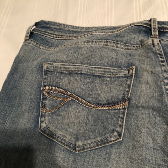 Revolution Brooke capri size 33 - leave cuffs down or roll up, new or like new - Picture 9 of 9